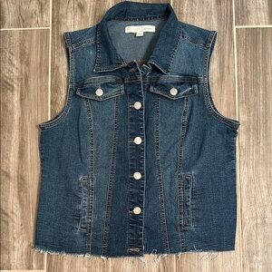 Frayed hem women’s denim vest